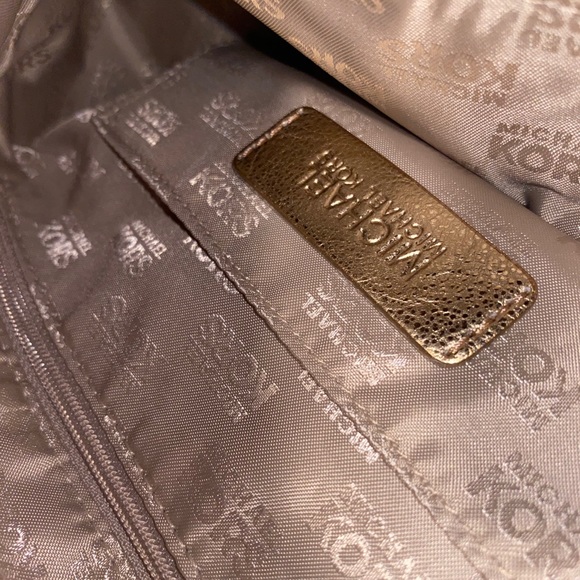 Mk gold side purse - Picture 3 of 3